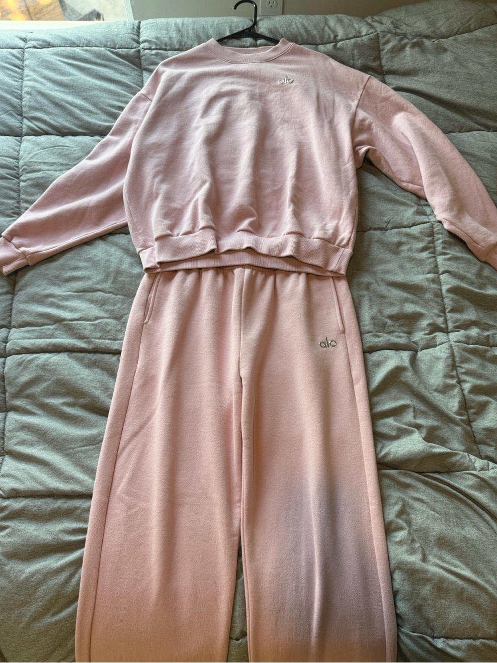 Alo Accolade Ballet Pink Sweat Set - Picture 3 of 5